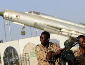 مصادر سودانية لـ"الشرق": إحالة 36 ضابطاً في المخابرات العامة للتقاعد