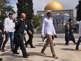 لنهاية رمضان.. إسرائيل تحظر زيارة غير المسلمين للحرم القدسي