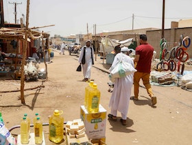 السودان.. نفاد الغذاء وغياب الرعاية الصحية يهدد الملايين