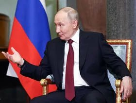 "تعاون استراتيجي".. بوتين يستقبل وزيري خارجية ودفاع سوريا