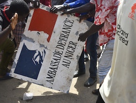 انقلاب النيجر يثير توتراً بين واشنطن وباريس