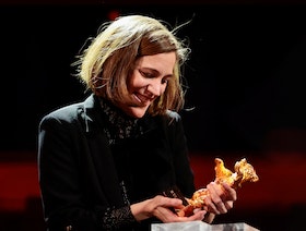 "ألكاراس" الإسباني يفوز بجائزة الدب الذهبي في "برلين السينمائي"