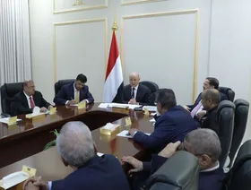 اليمن.. رئيس مجلس القيادة يطلب من تحالف دعم الشرعية حماية المدنيين في حضرموت