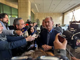 المبعوث الأممي يصل دمشق ويؤكد ضرورة تأسيس نظام قضائي "يضمن العدالة للجميع"