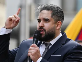 "أنا مقاتل وسنبقى متحدين".. رسالة مادورو إلى ابنه من سجن أميركي