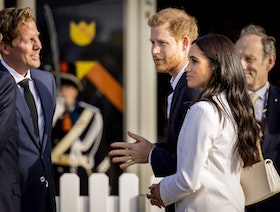 الأمير هاري وميجان في أول إطلالة أوروبية منذ انسحابهما الملكي