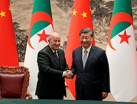 الصين والجزائر توقعان 19 اتفاقاً.. وشي: نسعى لتوسيع التعاون