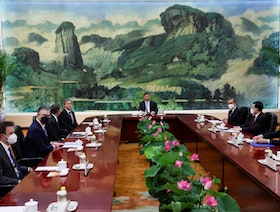 قنوات اتصال جديدة بين الولايات المتحدة والصين لمعالجة "القضايا الخلافية"