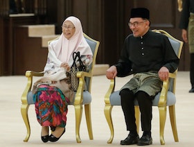 رئيس وزراء ماليزيا الجديد يحقق في مشروعات حكومية أقرها زعيم المعارضة