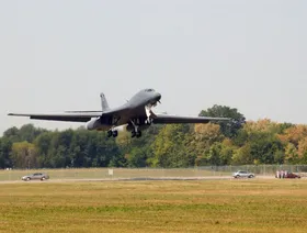 ما هي قاذفة B-1 التي استخدمتها أميركا في ضربات العراق وسوريا؟