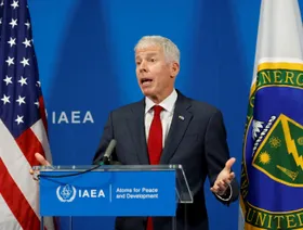 الولايات المتحدة تتحرك لتوسيع ترخيص "شيفرون" في فنزويلا