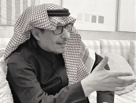 رحيل "العابر".. الكاتب والشاعر محمد عبد اللطيف آل الشيخ