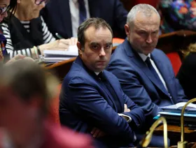 فرنسا.. ضغوط المعارضة تدفع الحكومة نحو تنازلات إضافية لتمرير "موازنة 2026"