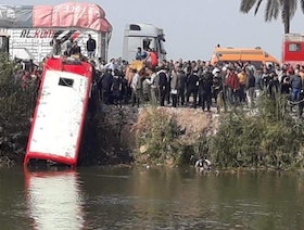 ضحايا بانقلاب حافلة في مصر.. والنيابة تأمر بحبس السائق