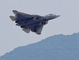 مركز قيادة جوي.. روسيا تعزز مقاتلات Su-57 بمسيّرة "الصياد" الخفية