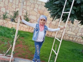 الطفلة زهراء.. ضحية لدغة عقرب وانقطاع الدواء في لبنان