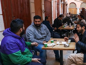 أُمسيات القهوة تجمع الليبيين في شهر رمضان