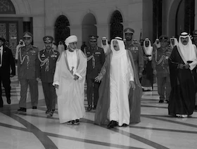 مسيرة السلطان قابوس بن سعيد والشيخ صباح الأحمد الصباح بالقمم الخليجية في صور