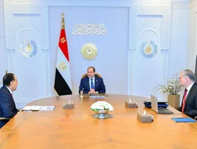 مصر.. السيسي يوجّه بمحاسبة المتسببين في أزمة "جودة البنزين"
