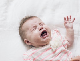 المغص.. نصائح لتهدئة الرضيع والتأقلم مع التوتر