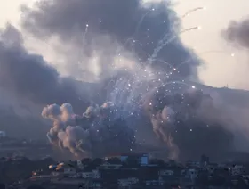 الجيش الإسرائيلي يعلن مهاجمة أهداف تابعة لـ"حزب الله" و"حماس" في لبنان