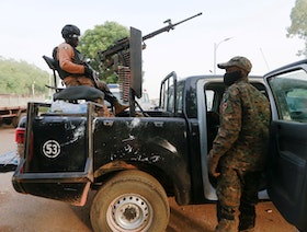 استمرار عمليات الخطف بنيجيريا.. 15 طالباً و5 موظفين في قبضة المسلحين