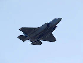 يهدد بخلاف مع واشنطن.. استفتاء سويسري لوقف شراء مقاتلات F-35 