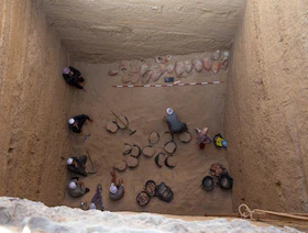 مصر.. خبيئة جديدة لمواد التحنيط في منطقة "أبو صير" بالجيزة