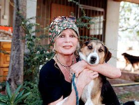 تغريم بريجيت باردو 20 ألف يورو بسبب إهانة أهالي جزيرة فرنسية