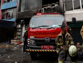 ضحايا في حريق مبنى من 7 طوابق في إندونيسيا