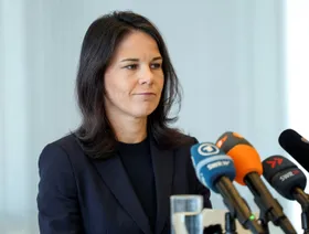 ألمانيا: تصدير الأسلحة إلى إسرائيل وضعنا في مأزق.. وندعو لحماية قوات يونيفيل