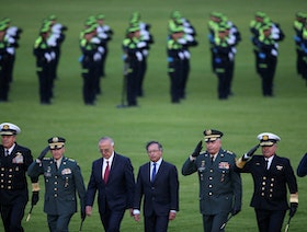"بعد عقود من المجازر".. رئيس كولومبيا يدعو الجيش إلى "بناء السلام"