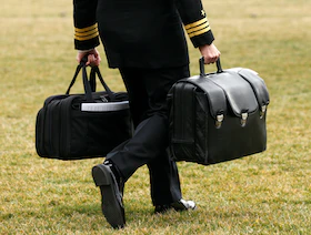 هل يمكن لترمب شن هجوم نووي بقرار منفرد؟