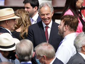 مسيرة توني بلير في عمل فني