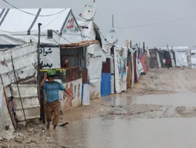 عاصفة شتوية على غزة.. وفاة 11 بينهم رضيعان وانهيار منازل