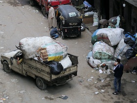 مصر.. تدوير المخلفات بين المزايا الاقتصادية وعوائق التكلفة