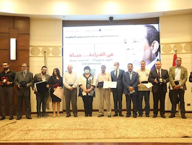 "القاهرة الدولي للكتاب" يعلن جوائزه.. والترجمة والتراث الأعلى مبيعاً