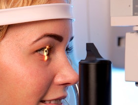 جراحة العين بتقنية الليزك (LASIK): هل هي مناسبة لك؟