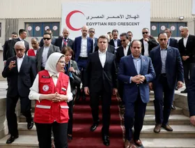 السيسي يؤكد لماكرون ضرورة تثبيت اتفاق غزة ورفض الانتهاكات الإسرائيلية في الضفة