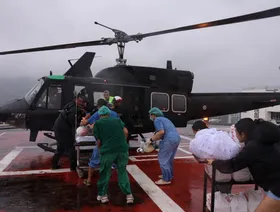 تايلندا.. إجلاء سكان عالقين على أسطح المنازل بالمروحيات بسبب الفيضانات