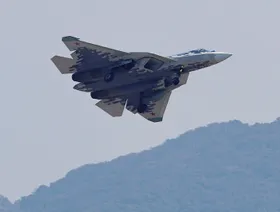 في أول ظهور بمعرض دبي.. تعرف على قدرات المقاتلة Su-57E الشبحية الروسية