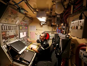 المسيّرات المجهولة تصل "قاعدة نووية" في فرنسا.. ما القصة؟