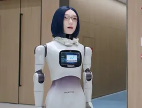 شركة صينية تكشف عن روبوت خدمي يشبه البشر ويجيد المحادثة