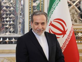 إيران تجتمع بالترويكا الأوروبية قبل جولة المفاوضات الرابعة مع واشنطن