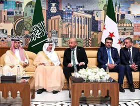 مركز الملك سلمان يدشن مشروعات إغاثية وطبية في سوريا.. والشرع: ركيزة في طريق التعافي