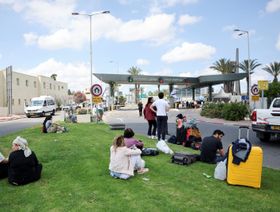 الحوثيون يعلنون استهداف مطار "بن جوريون" بصاروخ.. وإسرائيل: اعترضناه