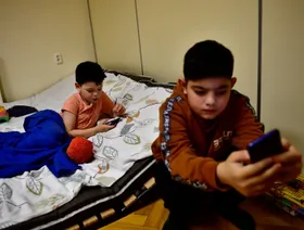 البرلمان الأوروبي يوافق على قرار يدعو لحد أدنى لسن مستخدمي "التواصل الاجتماعي"