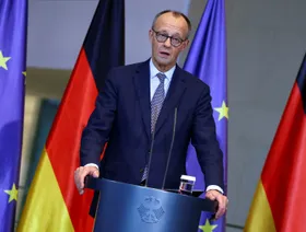 المستشار الألماني: بوتين يشبه هتلر ولن يتوقف عند حدود أوكرانيا