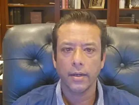 نجل الشيخة حسينة يعلن استعداده لدخول المشهد السياسي في بنجلاديش