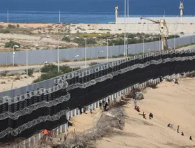 وزير إسرائيلي يتهم مصر بمد "حماس" بالذخيرة.. والقاهرة: تصريحات تحريضية